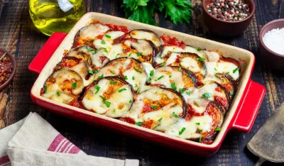 Ukusi Italije za ručak: Patlidžan punjen mocarelom i čeri paradajzom