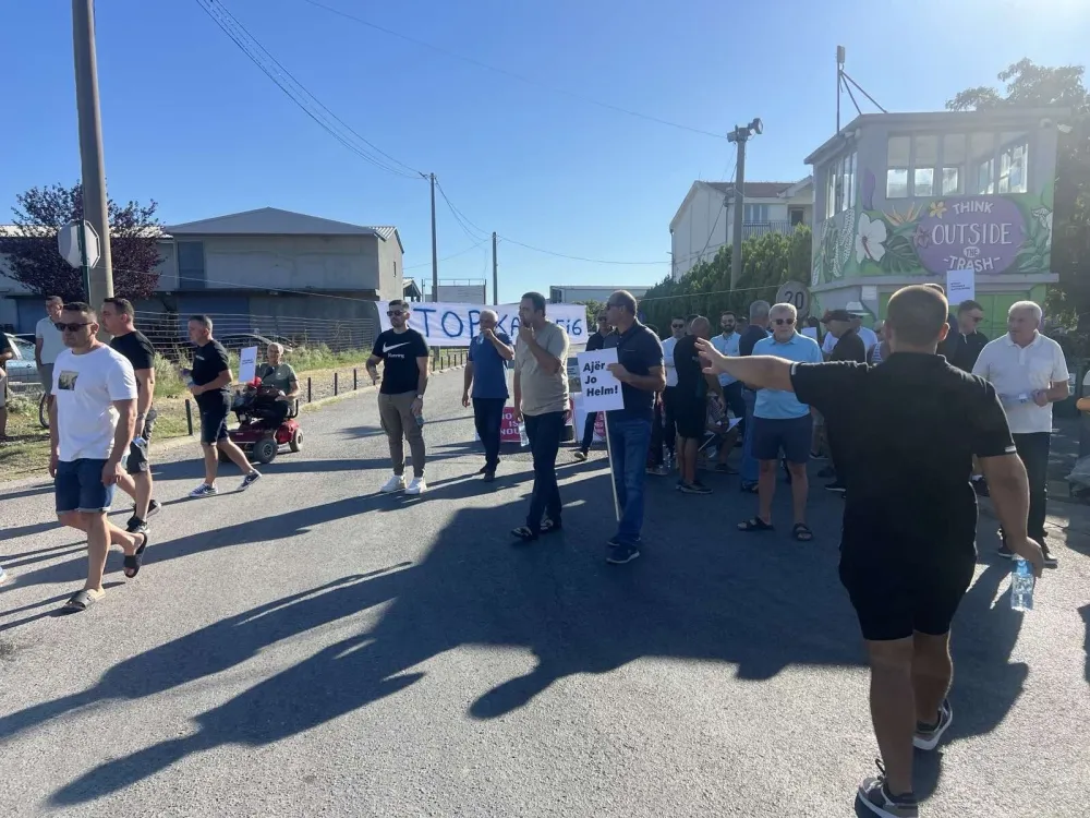 Protest mje&scaron;tana protiv gradnje sanitarne kade: Na razgovor zovu Spajića, Mujovića i Božovića