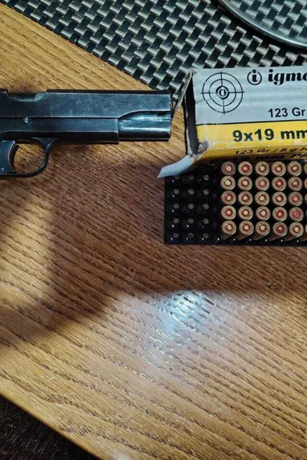 (FOTO) Pojačane aktivnosti u odnosu na mlađa lica: Oduzeta vozila, pi&scaron;tolj, lisice, palica, sjekira, mačeta