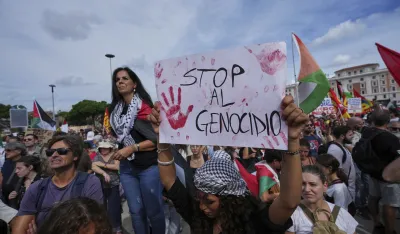 (FOTO) Generalni &scaron;trajk u Italiji u znak podr&scaron;ke Gazi: Blokirane luke, &scaron;kole ne rade