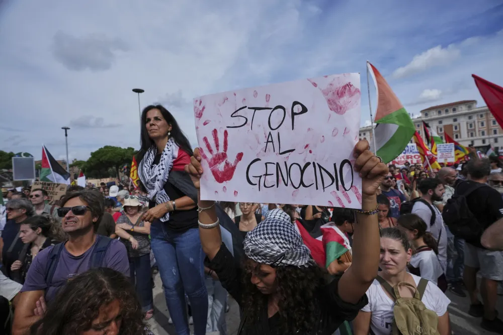 (FOTO) Generalni &scaron;trajk u Italiji u znak podr&scaron;ke Gazi: Blokirane luke, &scaron;kole ne rade