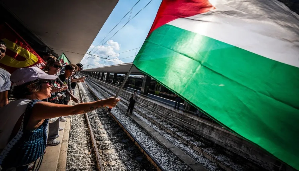 (FOTO/VIDEO) &Scaron;irom Italije protesti zbog Gaze