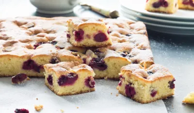 Kolač sa vi&scaron;njama - poslastica koja vraća u djetinjstvo