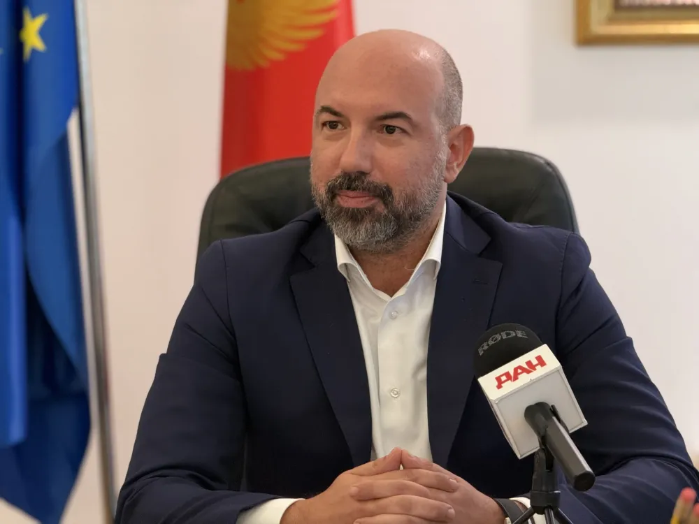  Vučićević za "Dan": Uskoro kraj graditetljske drame Gradskog pozori&scaron;ta