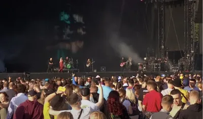 Garbage prestaje s turnejama