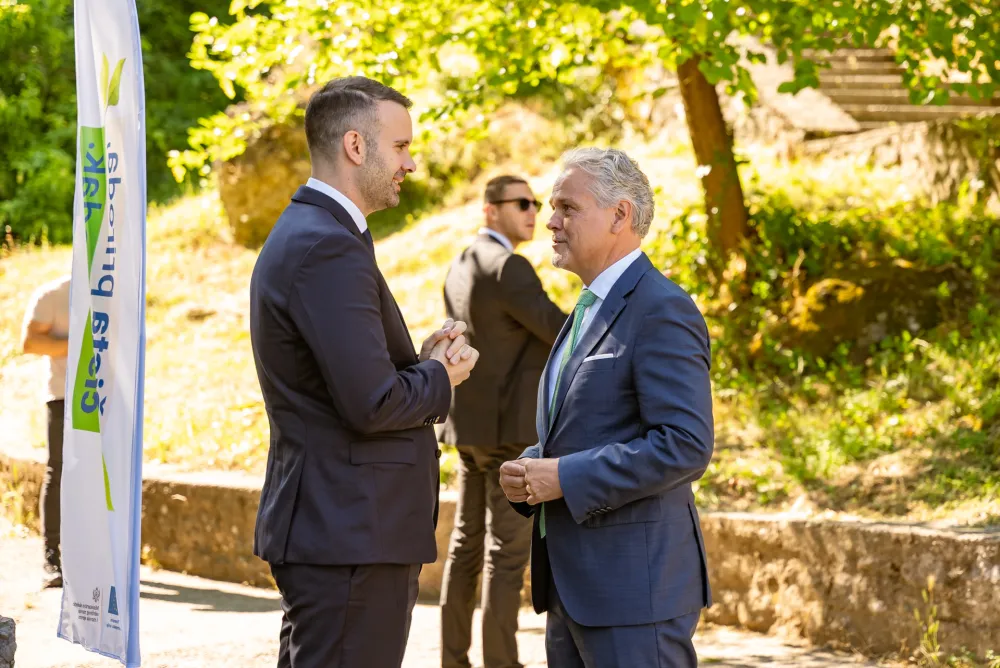 Sporazum vlasti i opozicije ostao mrtvo slovo na papiru: Satler kumovao, pa zaboravio na mi&scaron;ljenje "venecijanaca"