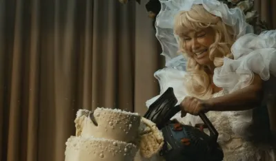 Nata&scaron;a Bekvalac u vjenčanici na snimanju novog spota