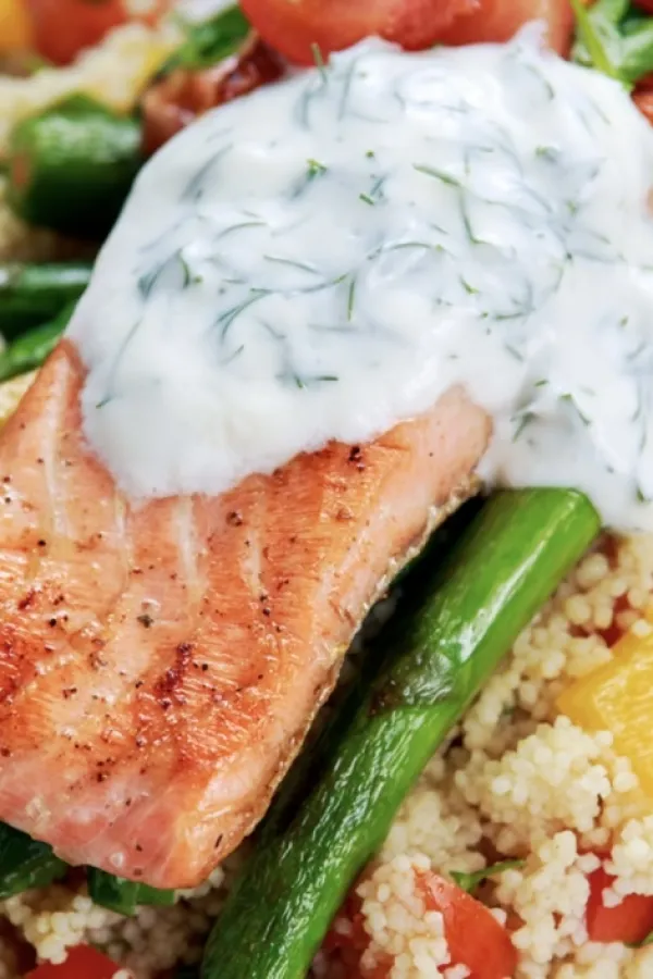 Brza salata sa lososom&nbsp;obrok koji osvježava