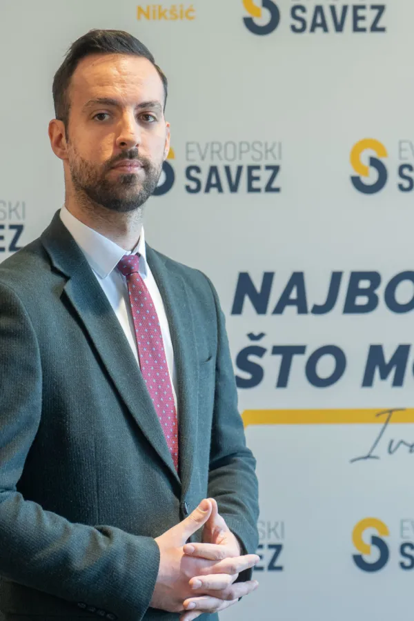 Zirojević: Skandalozno pona&scaron;anje Ministarstva pomorstva i Crnogorske plovidbe,