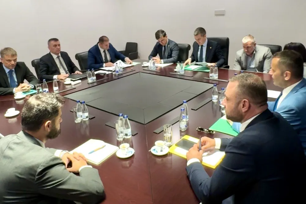 Dok se BOK hvali rezultatma, situacija na terenu nije toliko optimistična: Glave padaju, a pritvorenici gladuju