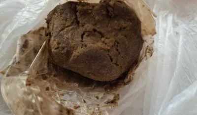 Maloljetnik (17) osumnjičen da je drugu u krugu &scaron;kole prodao drogu