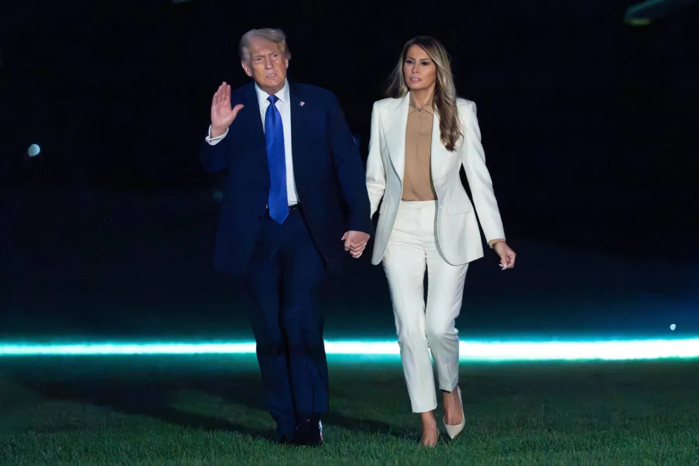 Čitač sa usana otkrio o čemu su raspravljali Melanija i Tramp: "Pogledaj me, Donalde"