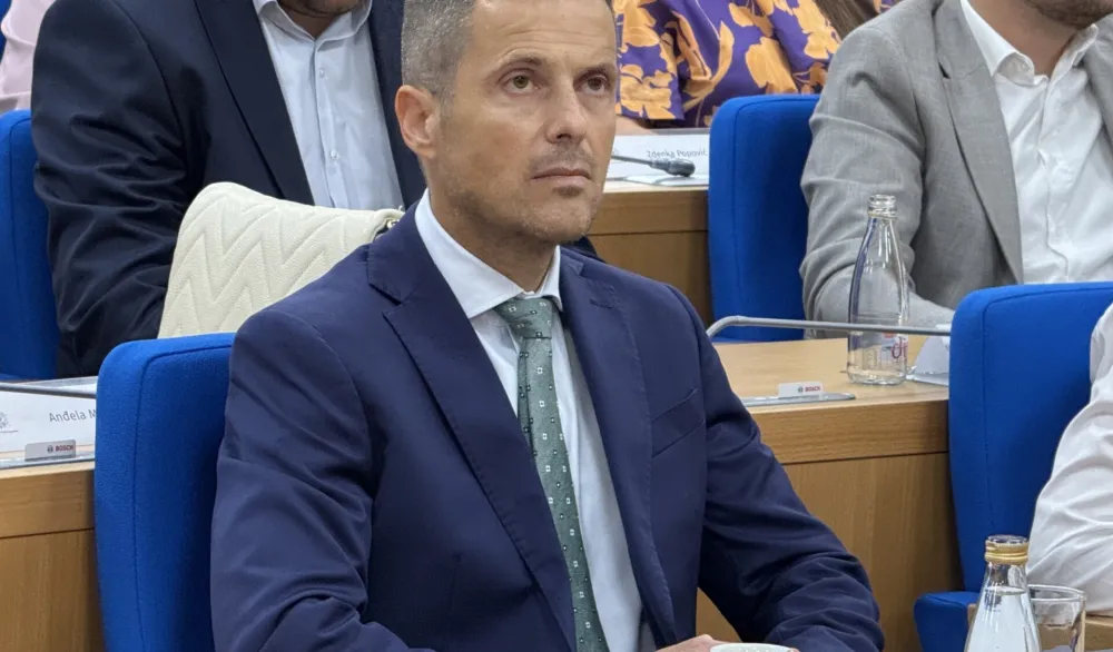 Za uvrede i prijetnje Mujoviću platiće 2.150 eura