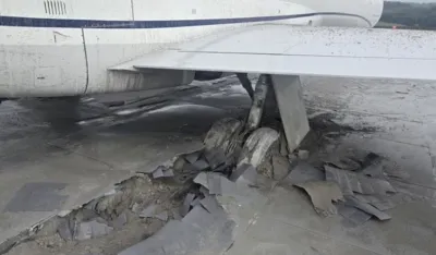 Avion sletio sa piste