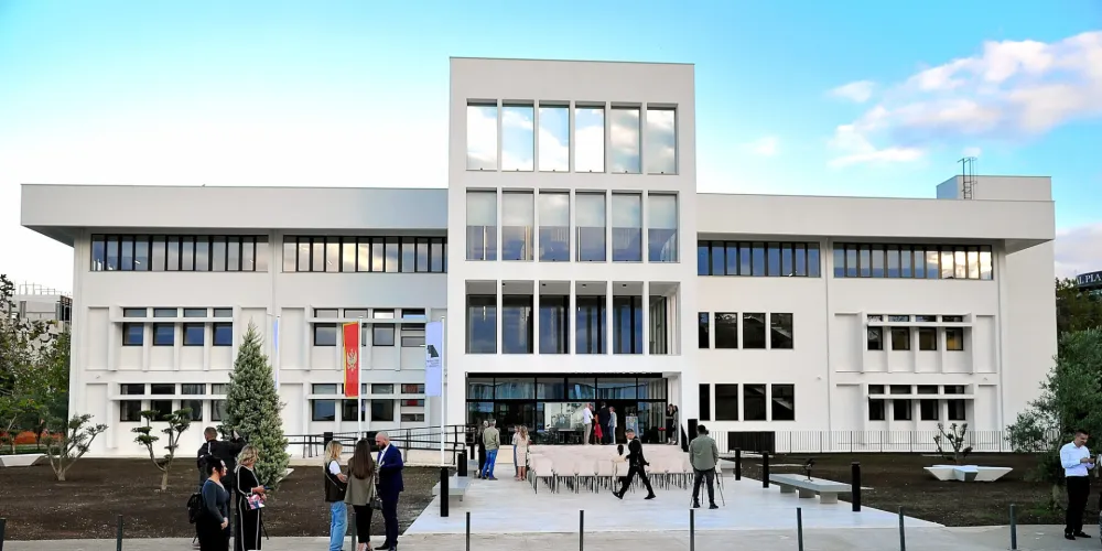 Nakon vi&scaron;e od dvije decenije, Arhitektonski fakultet u savremenom prostoru od 5.000 m2