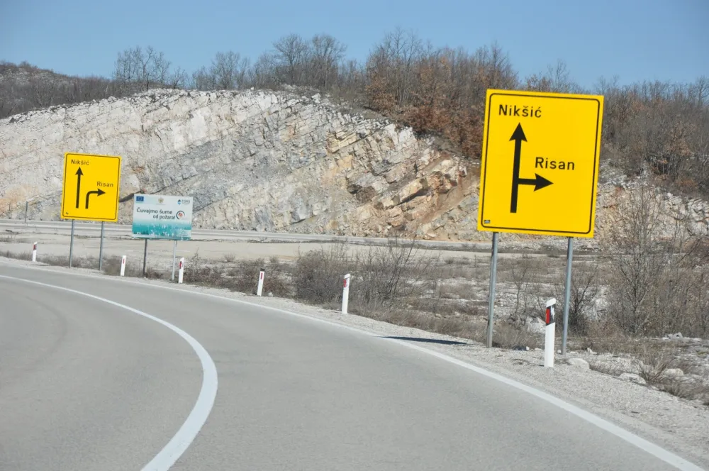 Dvoje povrijeđenih u udesu na Vilusima