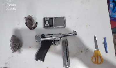 Podgorica: Uhap&scaron;ene dvije osobe, pronađeni droga, novac i pi&scaron;tolj