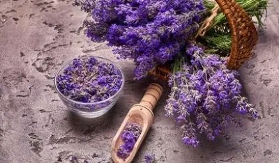 Domaći piling za tijelo s lavandom i limunom