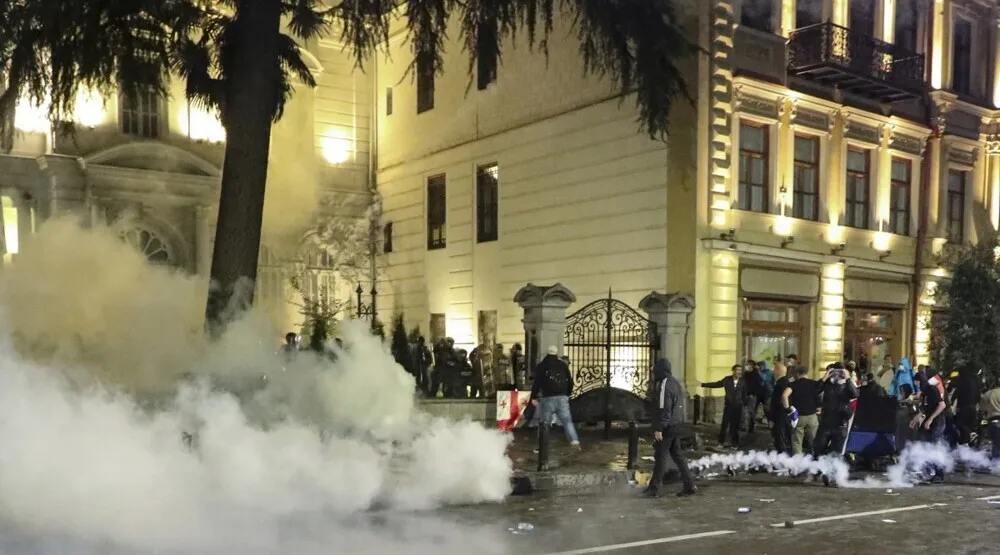 Tbilisi: Policija ispalila suzavac i vodene topove na demonstrante