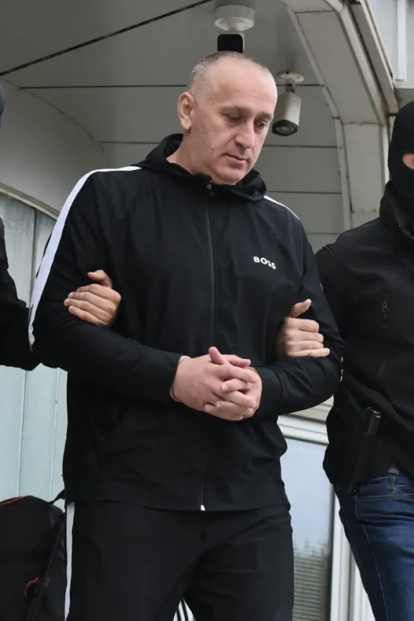 Ko je Vladan Lazović: Od "crnih trojki" do optužbi za praćenje advokata