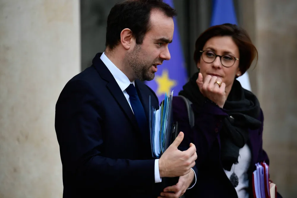 Njemačka vlada: Stabilna Francuska je važna za Evropu