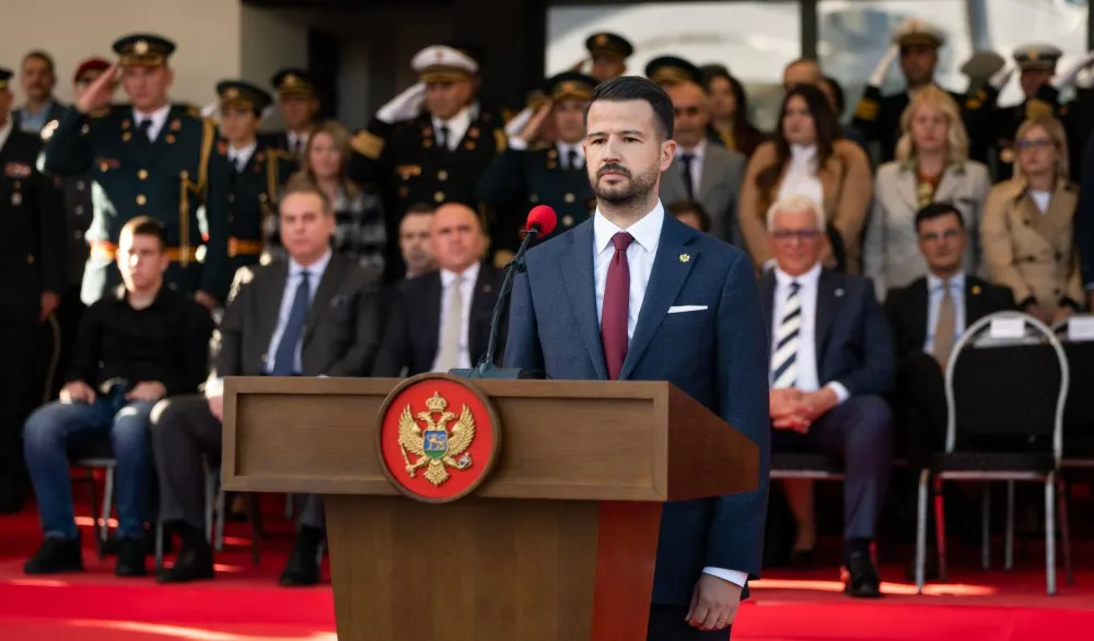 Milatović: Vojska ne pripada partijama, vojska pripada državi i građanima
