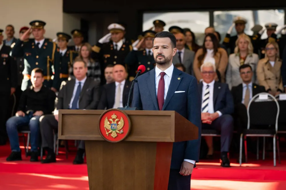 Milatović: Vojska ne pripada partijama, vojska pripada državi i građanima