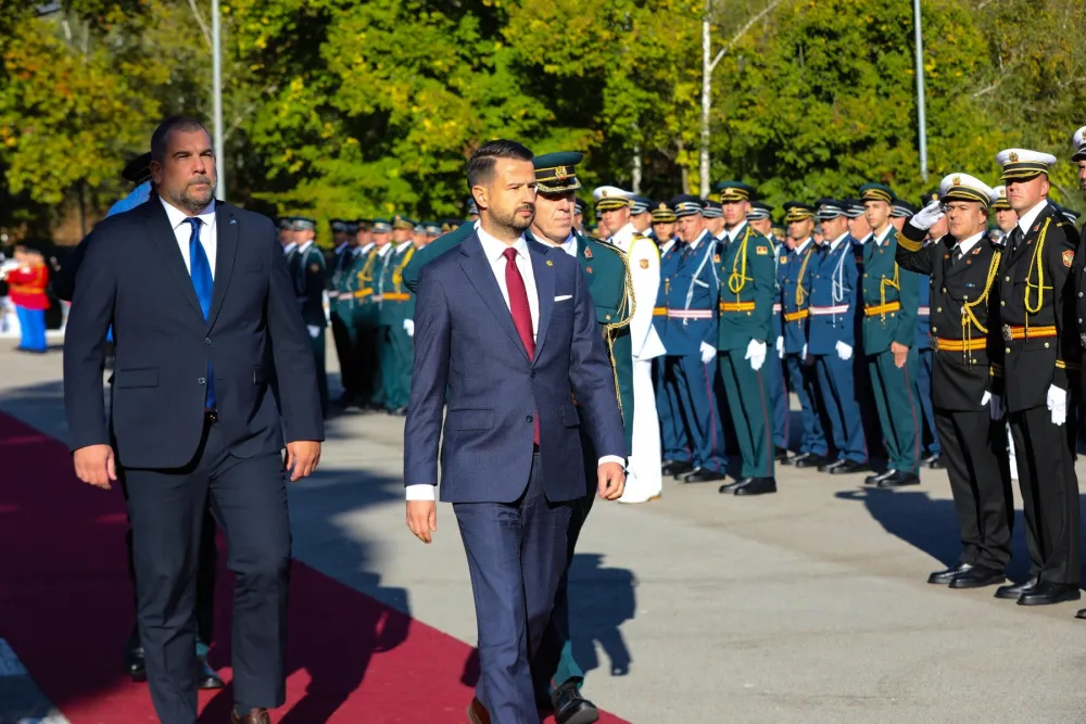 Krapović: Vojska&nbsp;simbol posvećenosti, suvereniteta i spremnosti da se domovina brani, ne riječima, već djelima