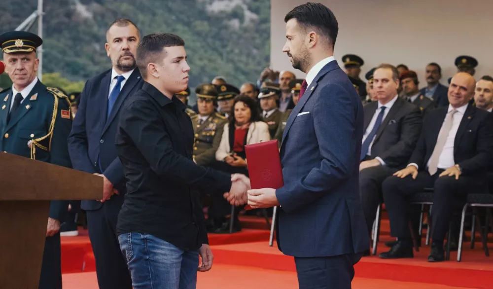 Milatović dodijelio posthumno Orden hrabrosti stradalom vojniku Dejanu Božoviću