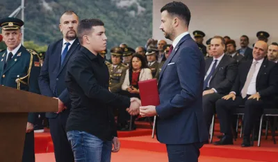 Milatović dodijelio posthumno Orden hrabrosti stradalom vojniku Dejanu Božoviću