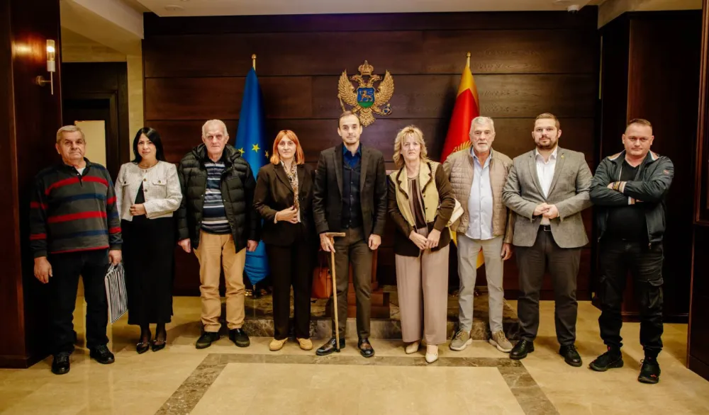 URA sa biv&scaron;im radnicima "Ko&scaron;ute" i "Polimke": Obe&scaron;tetiti sve zaposlene u državnim preduzećima koja su po&scaron;la u stečaj