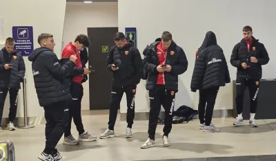 Igrači na aerodromu 