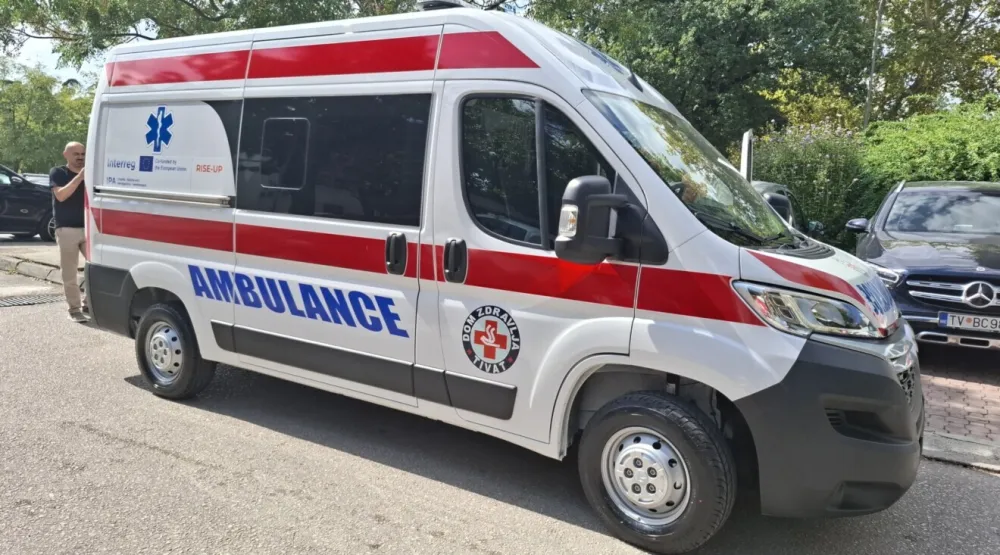Dom zdravlja Tivat dobio dva nova vozila