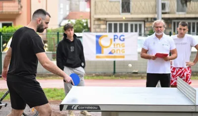 Četiri stola u Tolo&scaron;koj &scaron;umi