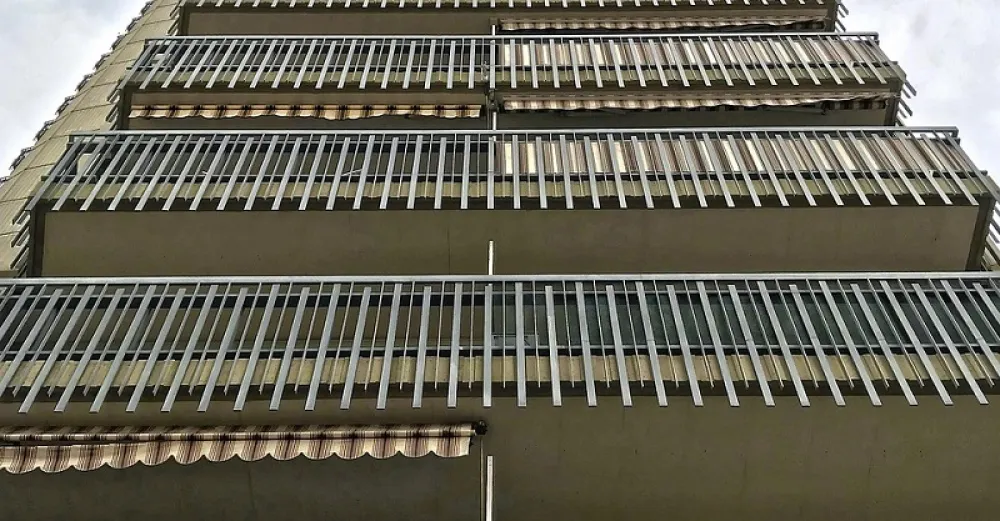 Podgorica: Dijete palo sa četvrtog sprata zgrade