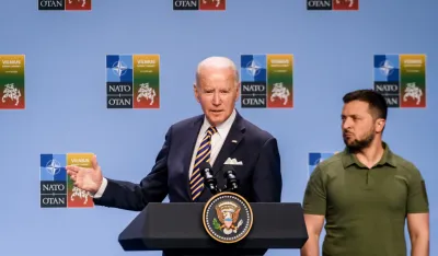 Memoari Jensa Stoltenberga: Bajden je Zelenskog nazvao "gnjavatorom", sastanci sa Putinom bili su prijatni i sadržajni