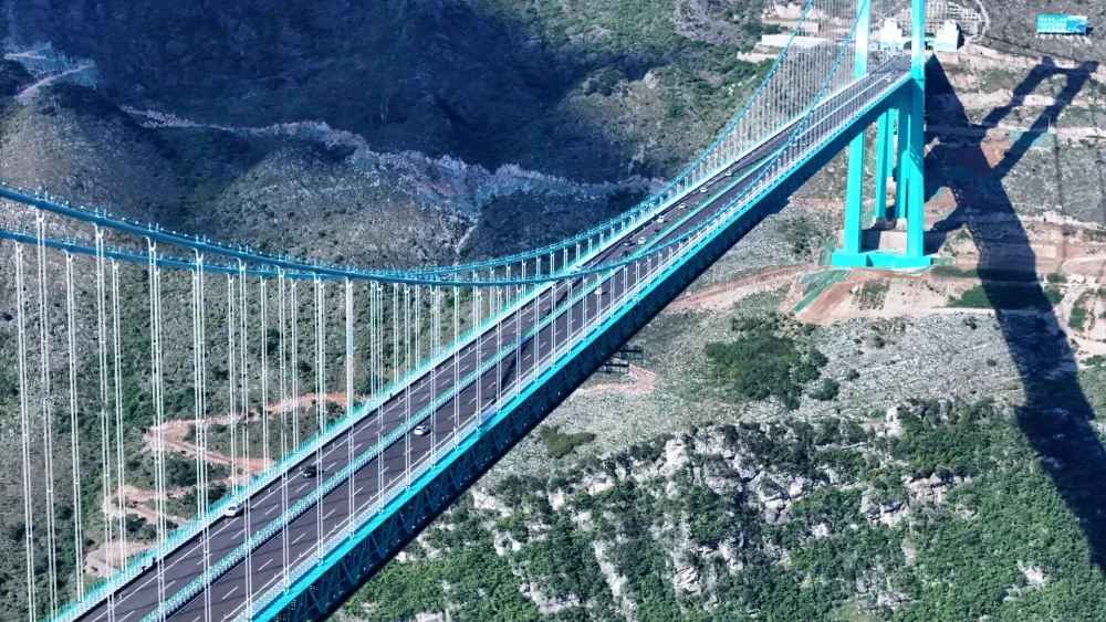 (FOTO) Najvi&scaron;i most na svijetu podignut je nad &bdquo;pukotinom planete&ldquo; i izgleda spektakularno