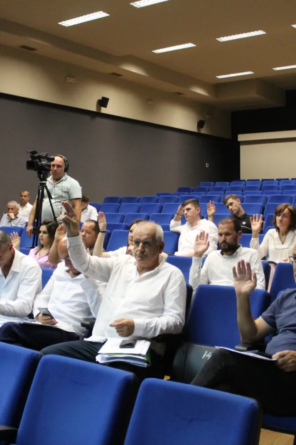 Odbornici Op&scaron;tine Zeta potro&scaron;ili 72, a partije 45 hiljada eura