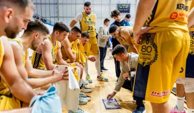 Istorijski meč Novljana