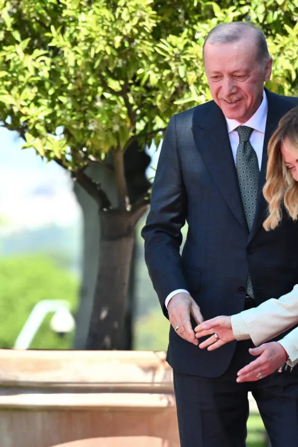 (VIDEO) Erdogan ubjeđivao Meloni da prestane da konzumira cigarete, Makron dobacio: &bdquo;To je nemoguće&ldquo;