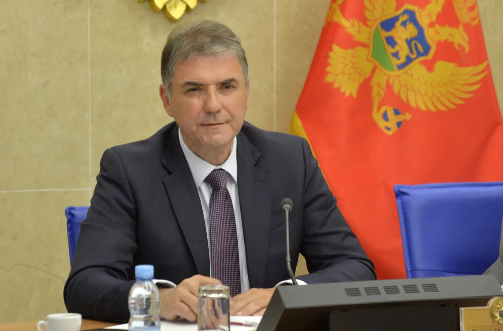 Policija istražuje da li je Petar Ivanović "presjekao" premijerovu kolonu i uputio uvrede