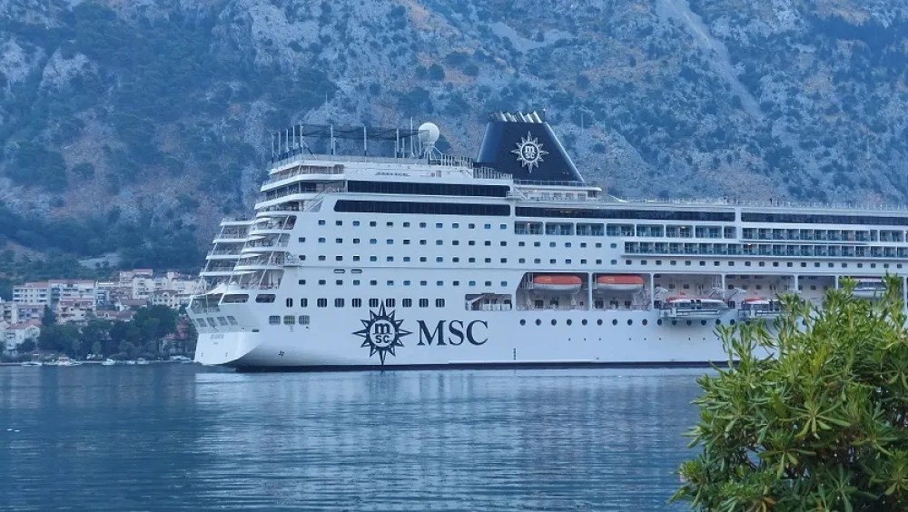 U Kotoru dva kruzera sa vi&scaron;e od 5.000 putnika