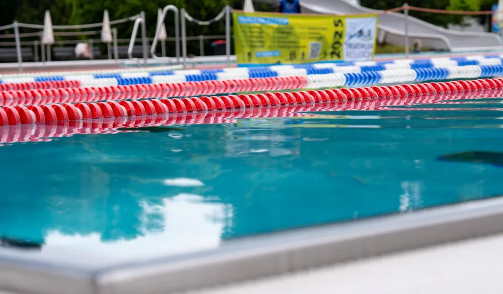 Na bazenu u Splitu radnik pomije&scaron;ao hlor i kiselinu, dvoje djece u bolnici