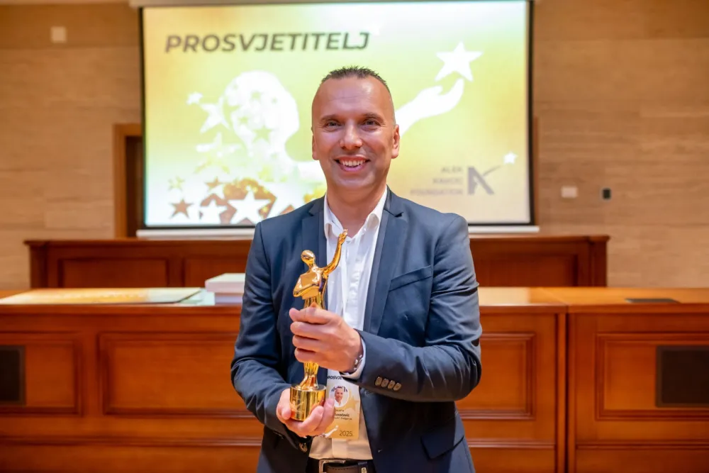 Učitelj Sava Kovačević dobitnik nagrade &ldquo;Prosvjetitelj 2025&rdquo;