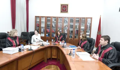 Ustavni sud ocjenjuje dokle seže privatnost porodica funkcionera