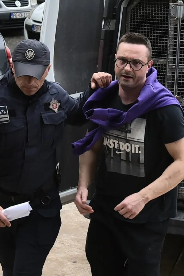 (VIDEO) Milo&scaron;u Medenici ukinut istražni a određen kućni pritvor, priveden u CB Podgorica