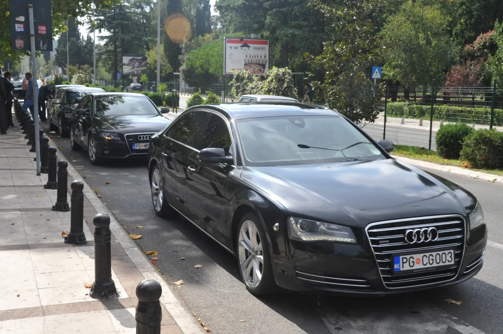 Uprava za državnu imovinu za &scaron;est vozila daje 180.000 eura