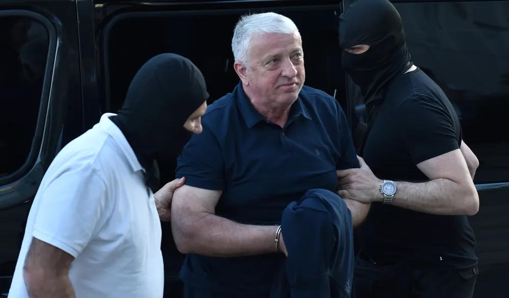 Odloženo suđenje Lazoviću, Katniću i Čađenoviću