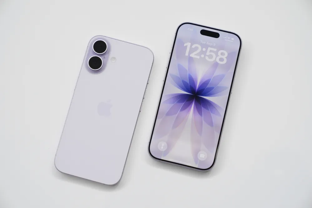 Eplov savitljivi telefon neće biti predstavljen ni tokom 2026?