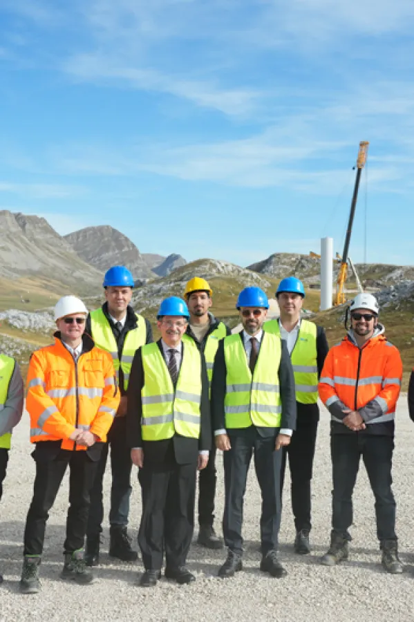 Počela montaža vjetroturbina na VE &bdquo;Gvozd&ldquo;, prisustvao ambasador Njemačke u Crnoj Gori